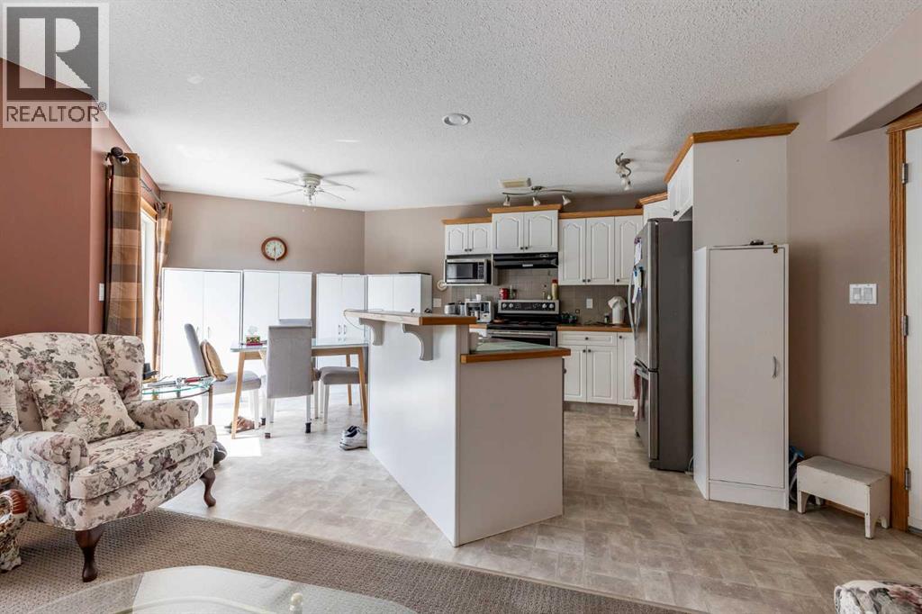 37 Northlands Crescent NE - 15