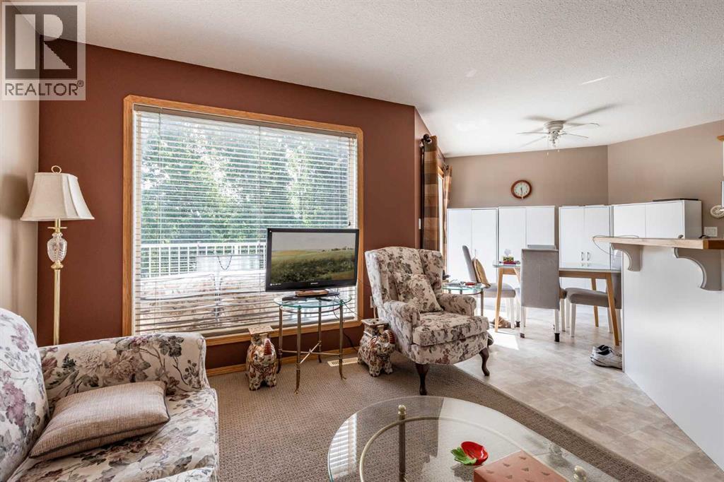 37 Northlands Crescent NE - 16