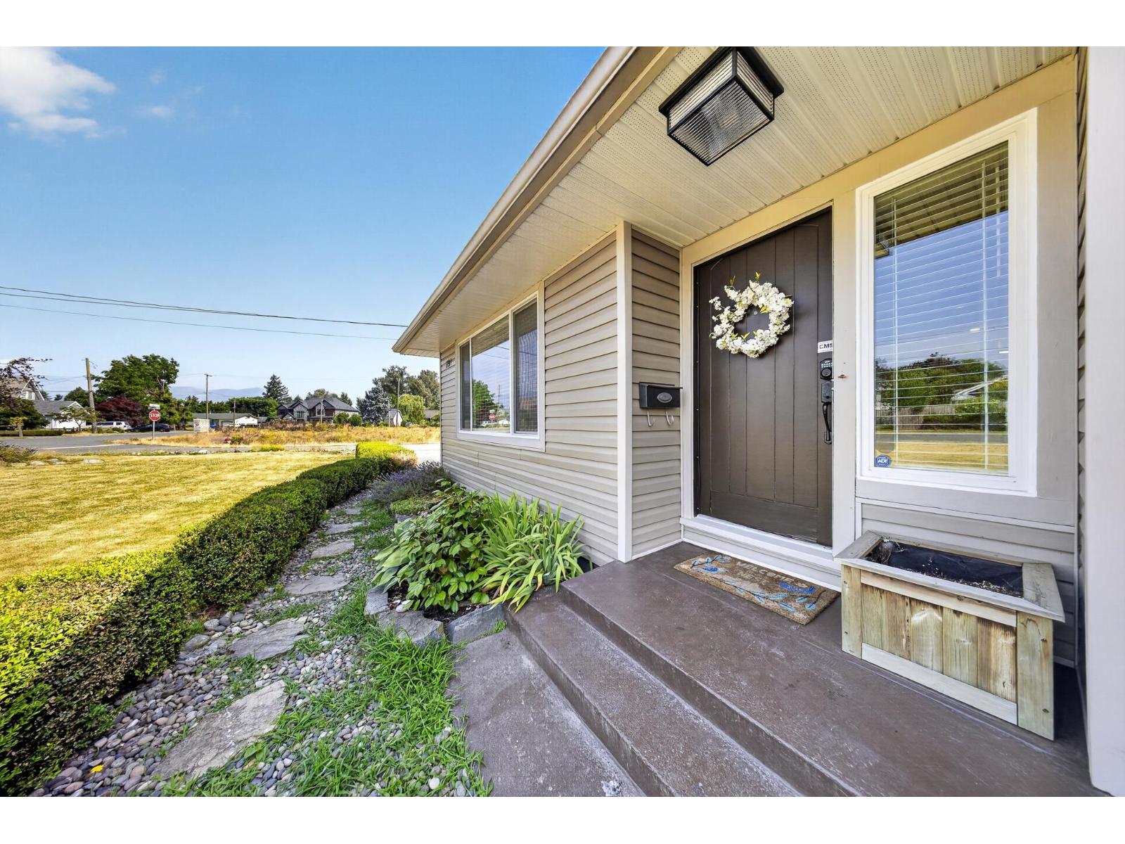3 Bed, 1 Bath House for Sale in Chilliwack – 7194 ROCHESTER AVENUE, Sardis West Vedder, Chilliwack – MLS# R3148461 - Image 9