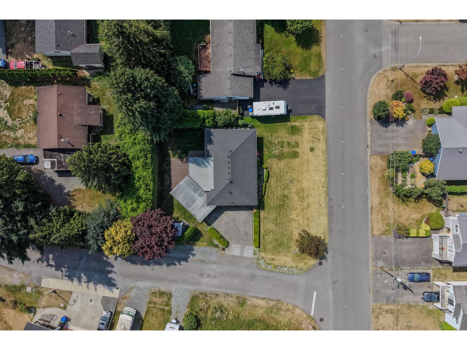 3 Bed, 1 Bath House for Sale in Chilliwack – 7194 ROCHESTER AVENUE, Sardis West Vedder, Chilliwack – MLS# R3148461 - Image 2