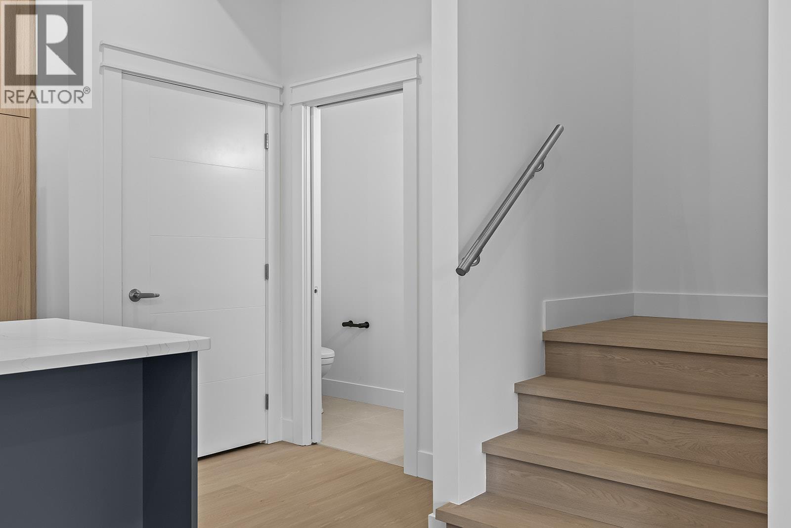 #3 662 Birch Avenue - Image 17