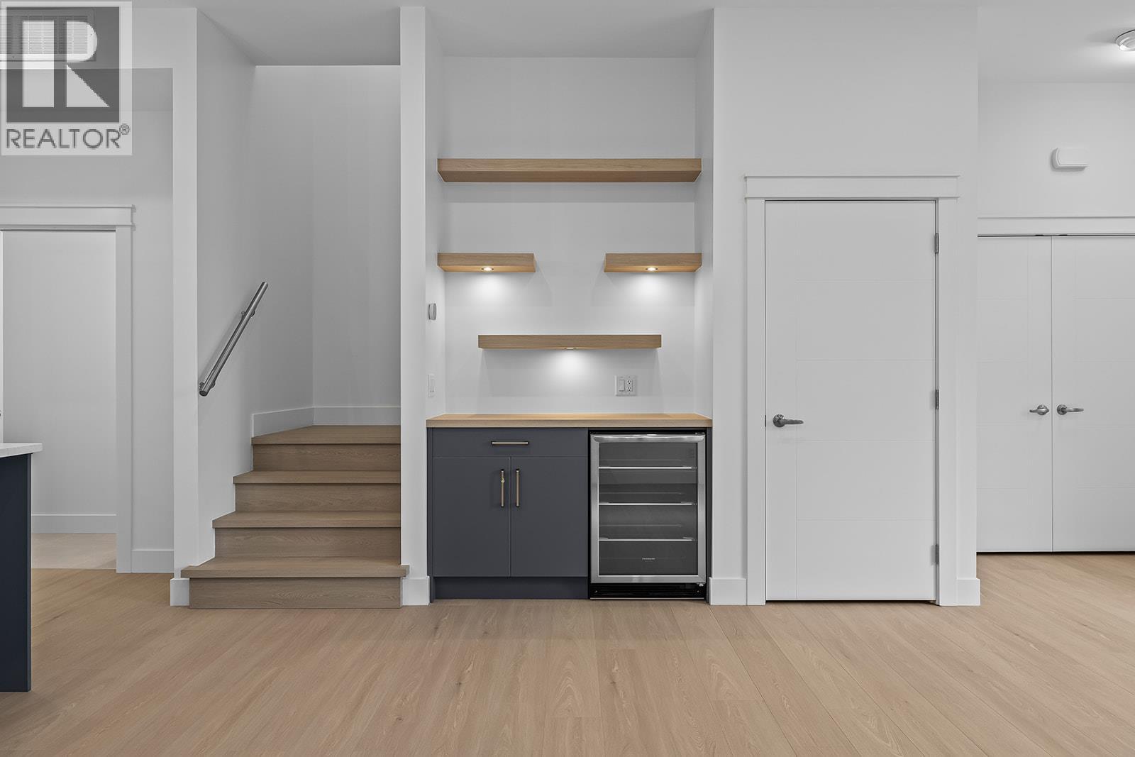 #3 662 Birch Avenue - Image 15