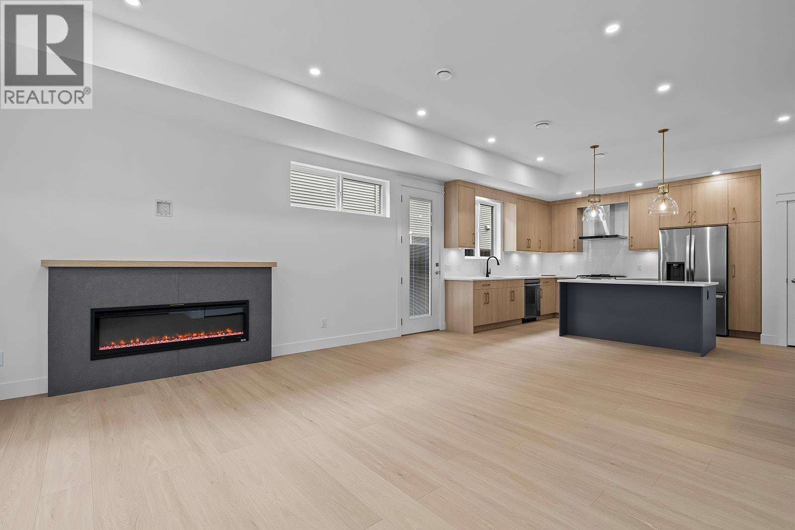 #3 662 Birch Avenue - 10