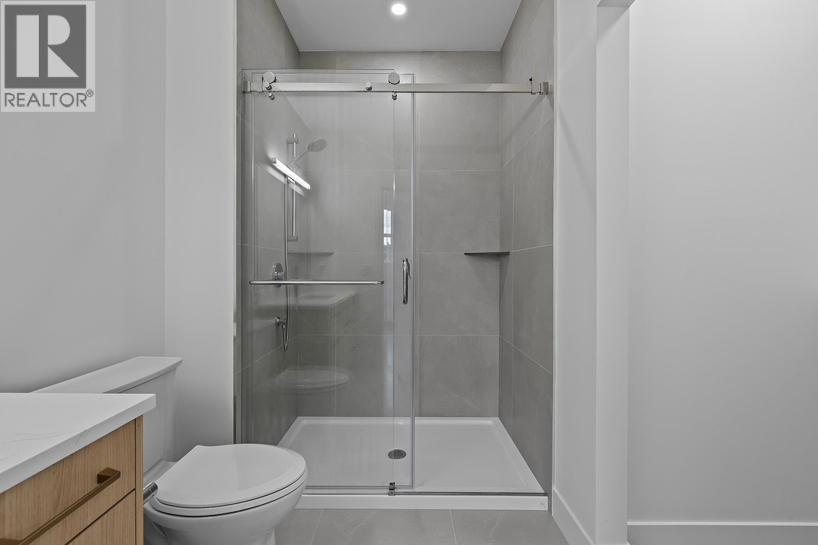 #3 662 Birch Avenue - 42