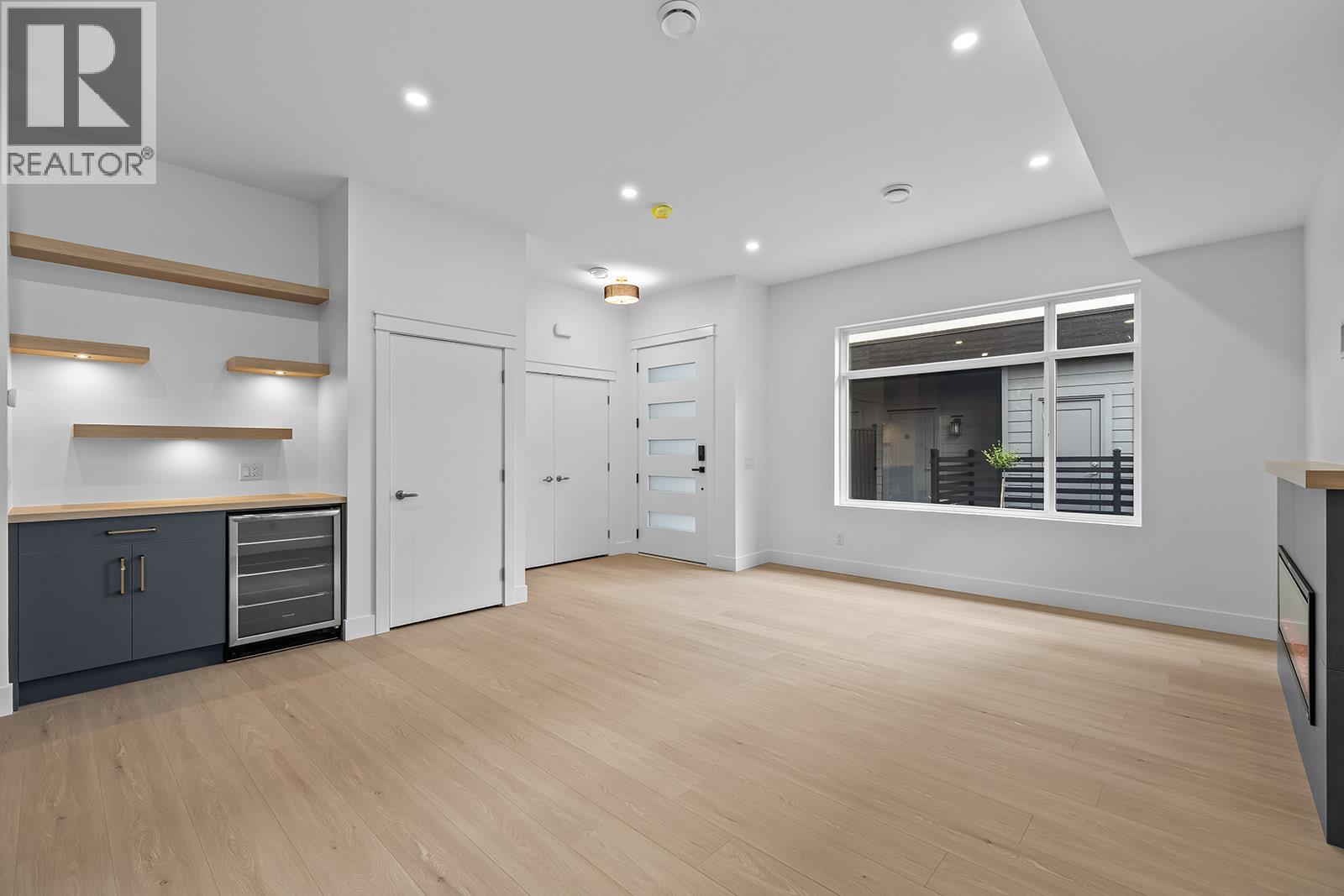 #3 662 Birch Avenue - 22