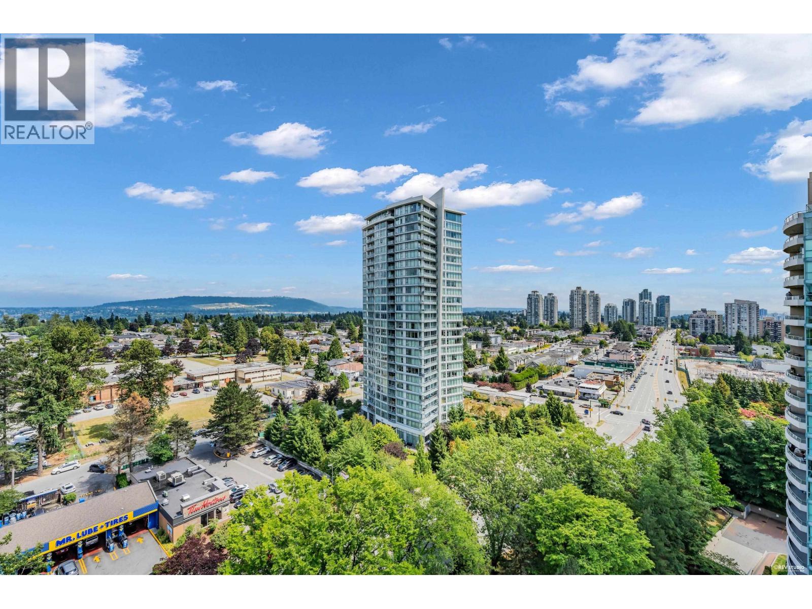 2 Bed, 2 Bath House for Sale in Burnaby – 1702 6611 SOUTHOAKS CRESCENT, Burnaby – MLS# R3148443 - Image 26