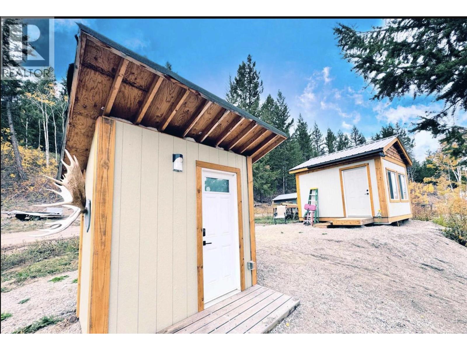 6656 NORTH SHORE HORSE LAKE ROAD - Image 21