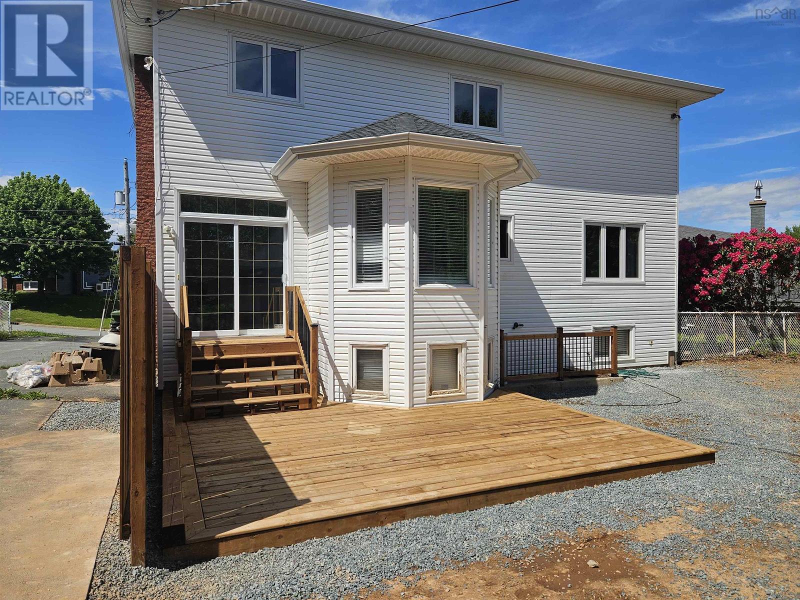 144 Pinewood Crescent - 2
