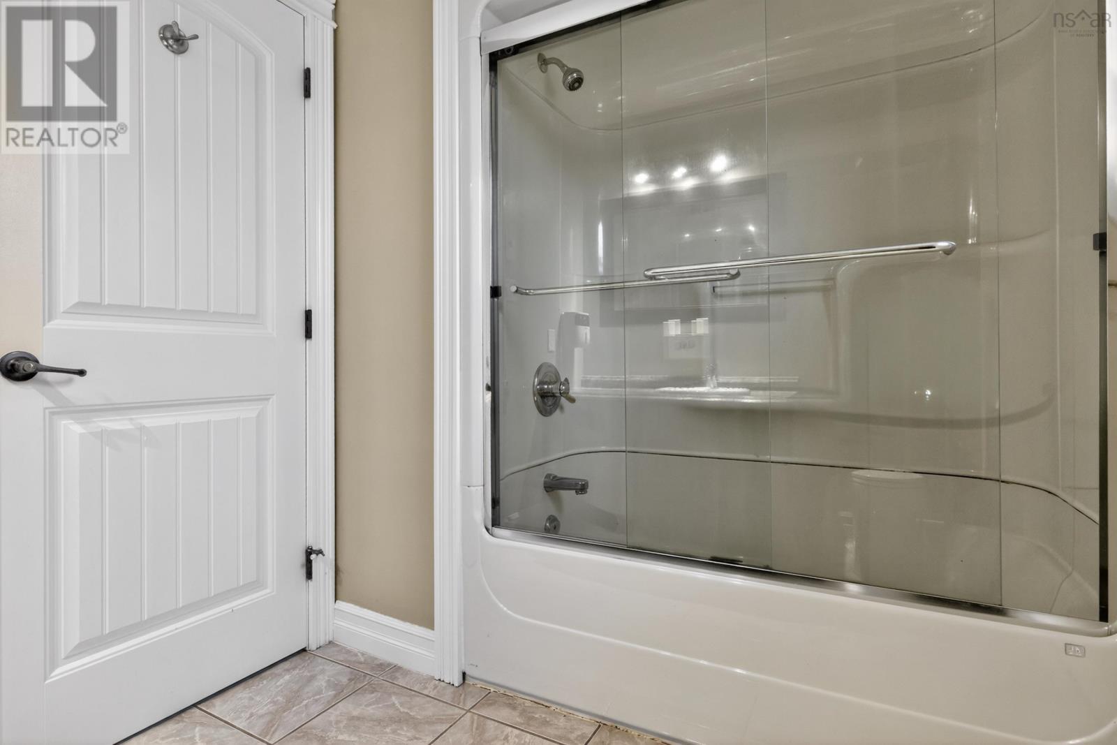 144 Pinewood Crescent - 33