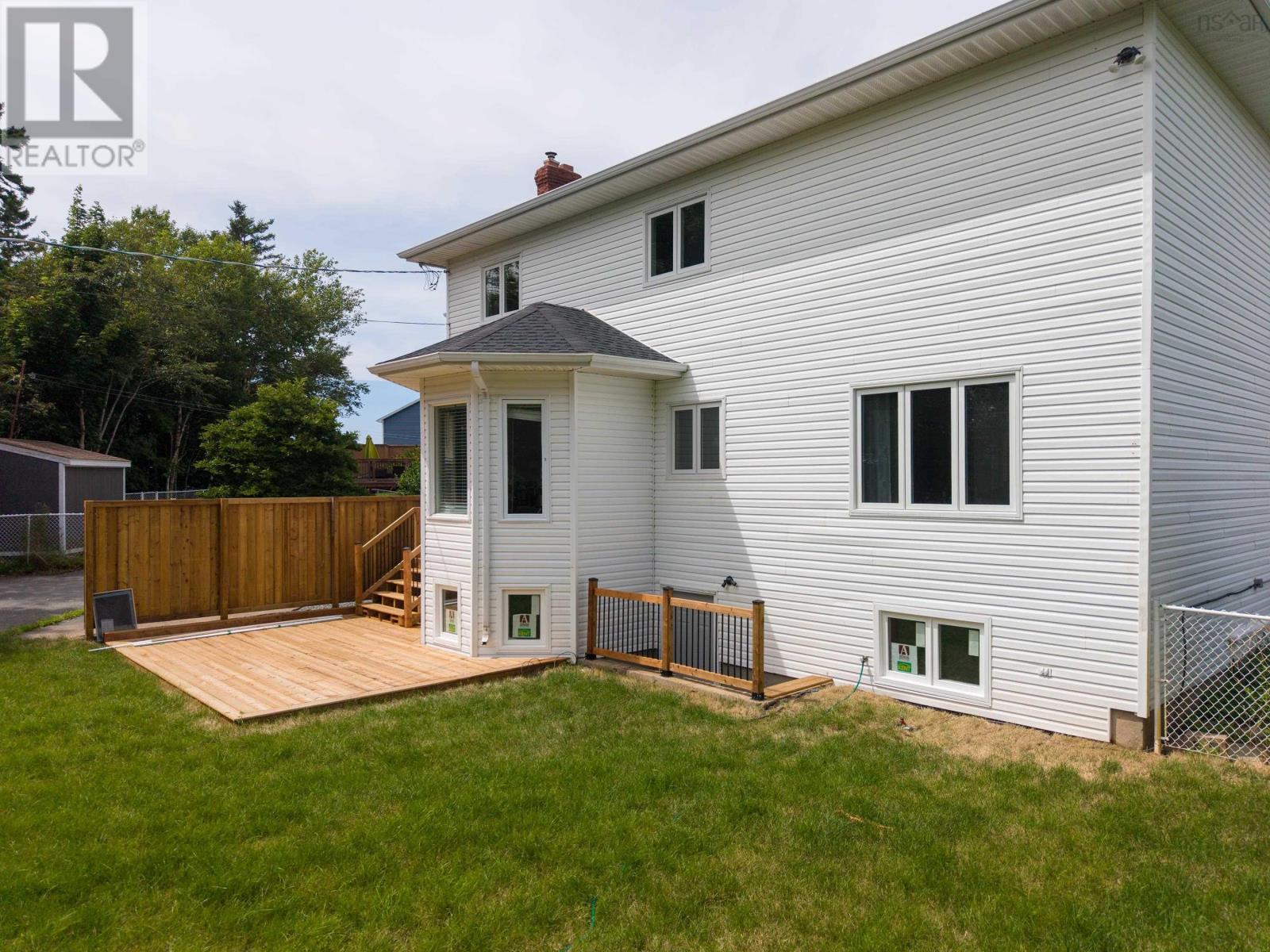 144 Pinewood Crescent - 50