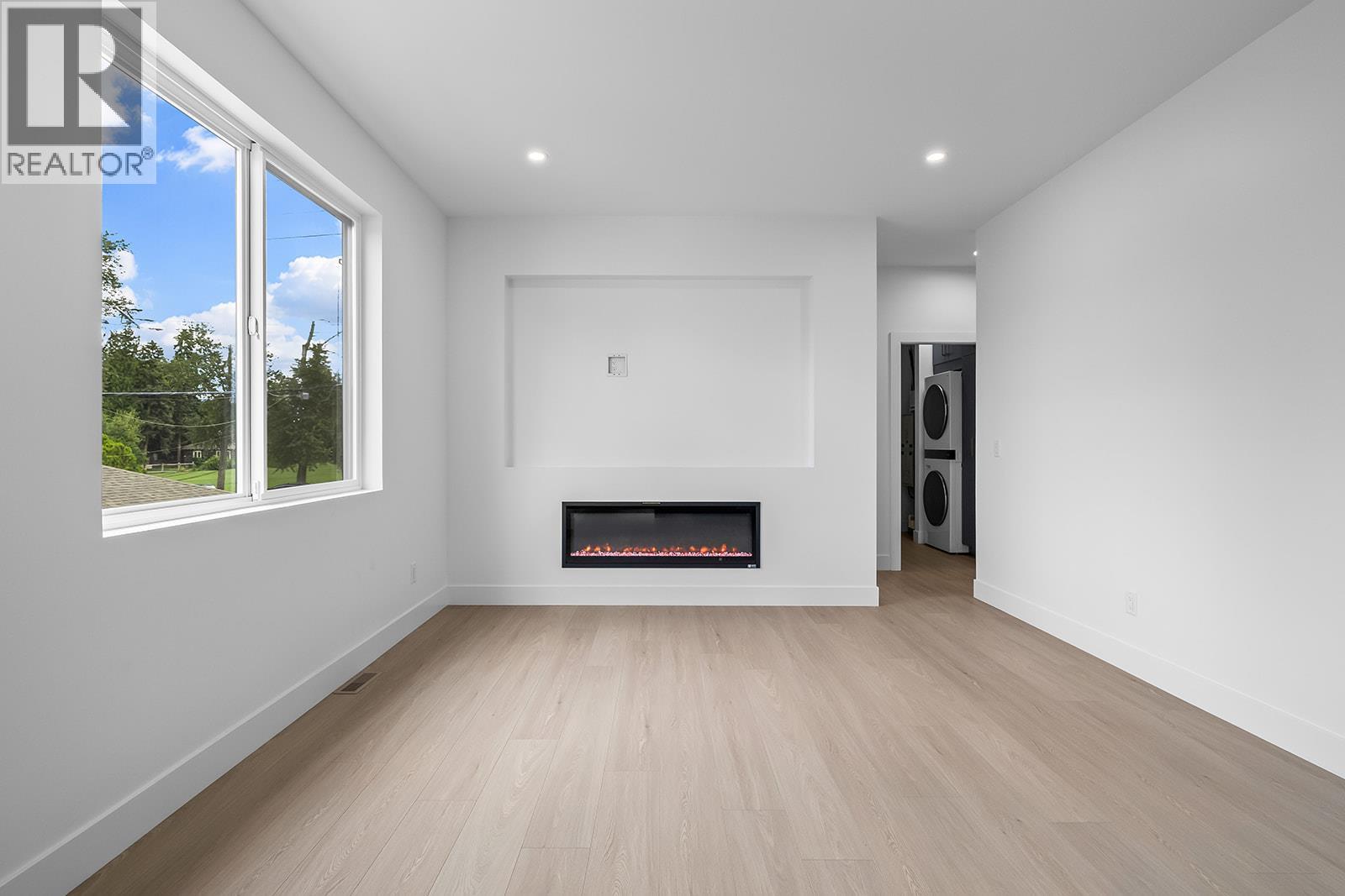 #5 662 Birch Avenue - Image 10