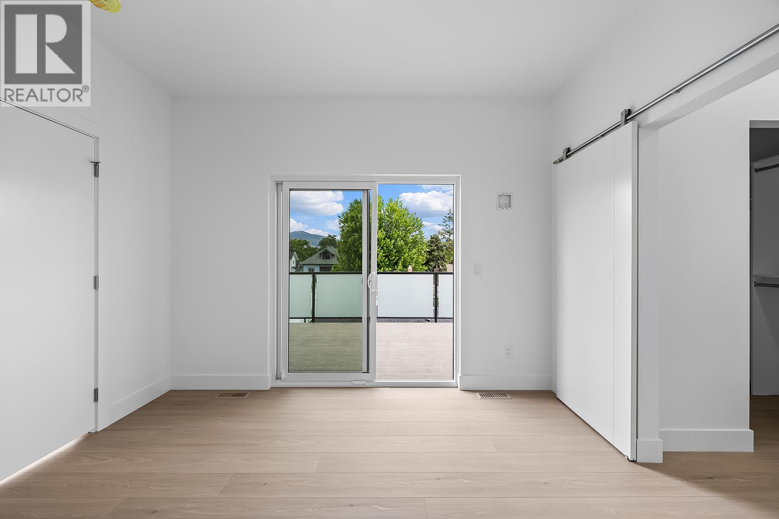 #5 662 Birch Avenue - 32