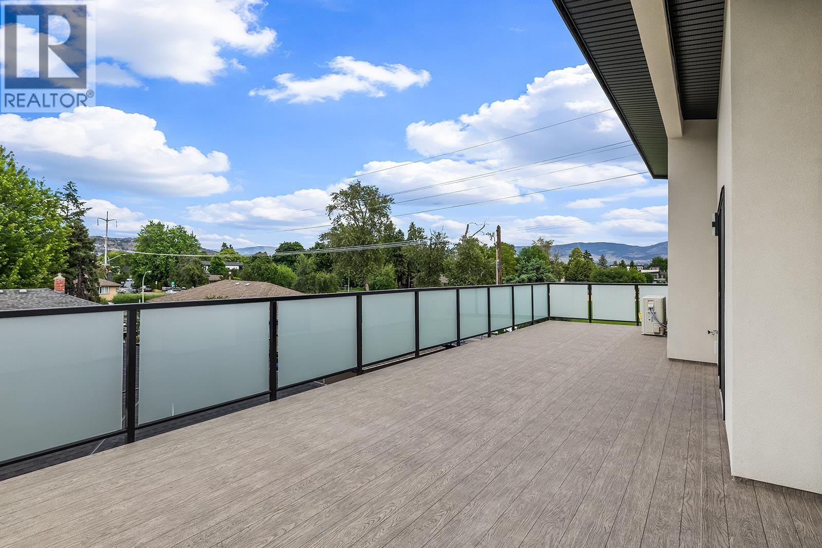 #5 662 Birch Avenue - Image 4