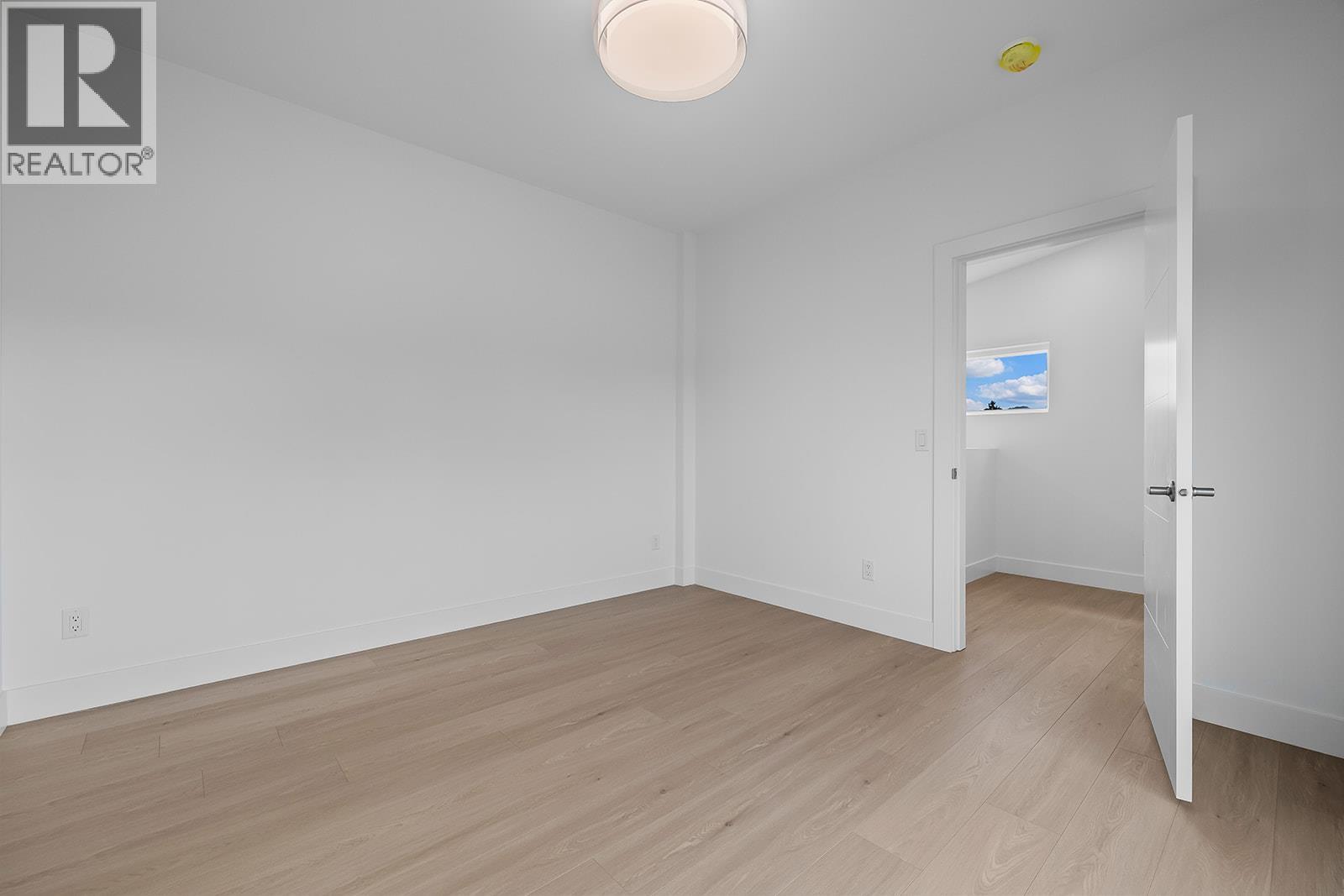 #5 662 Birch Avenue - 34