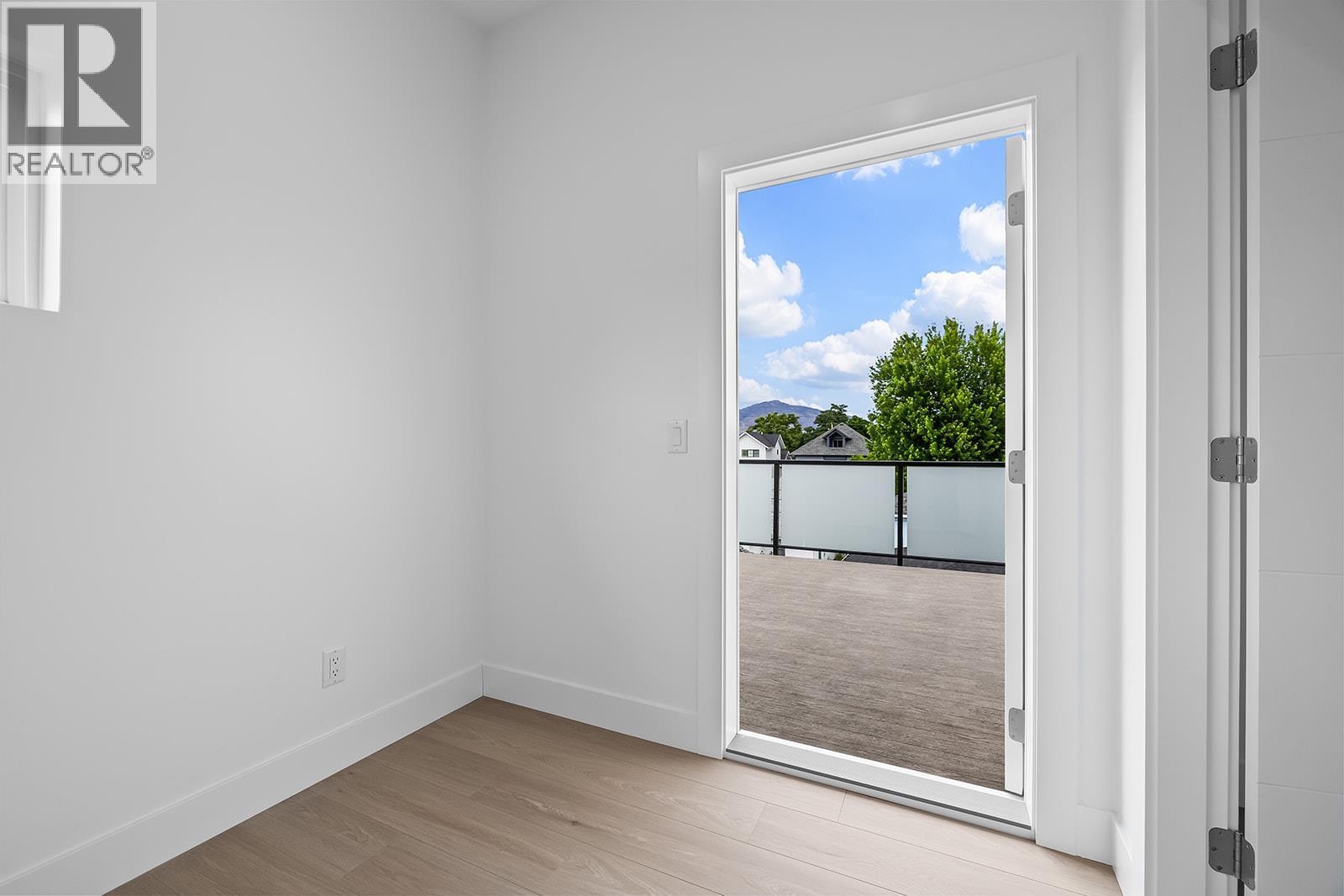 #5 662 Birch Avenue - Image 30