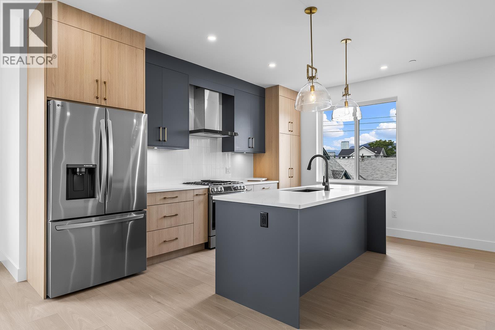 #5 662 Birch Avenue - 12