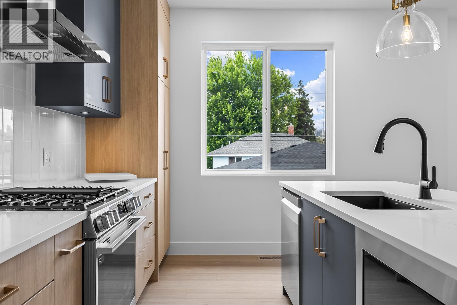 #5 662 Birch Avenue - Image 13
