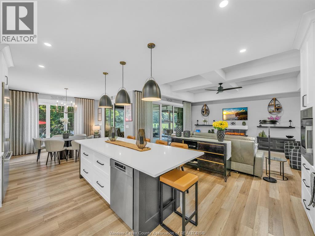 36 MANUEL COURT - 12