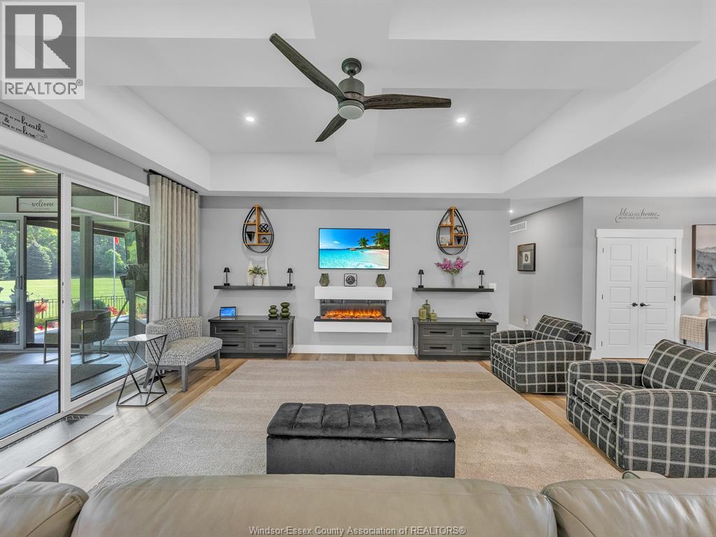 36 MANUEL COURT - 13