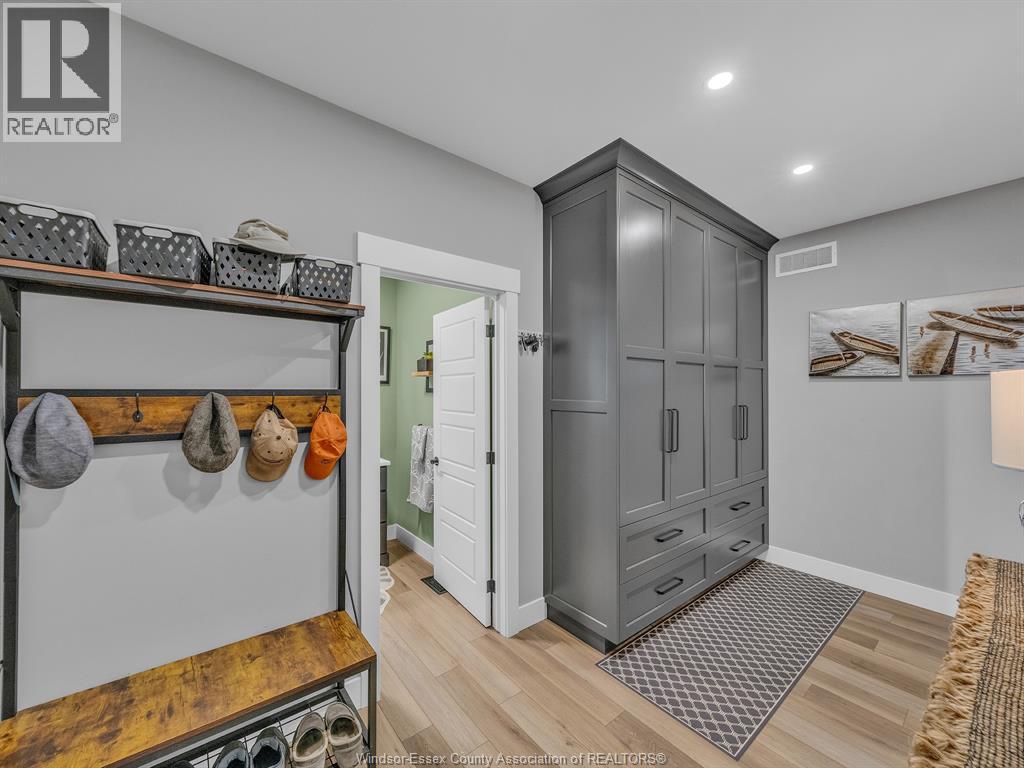36 MANUEL COURT - 15