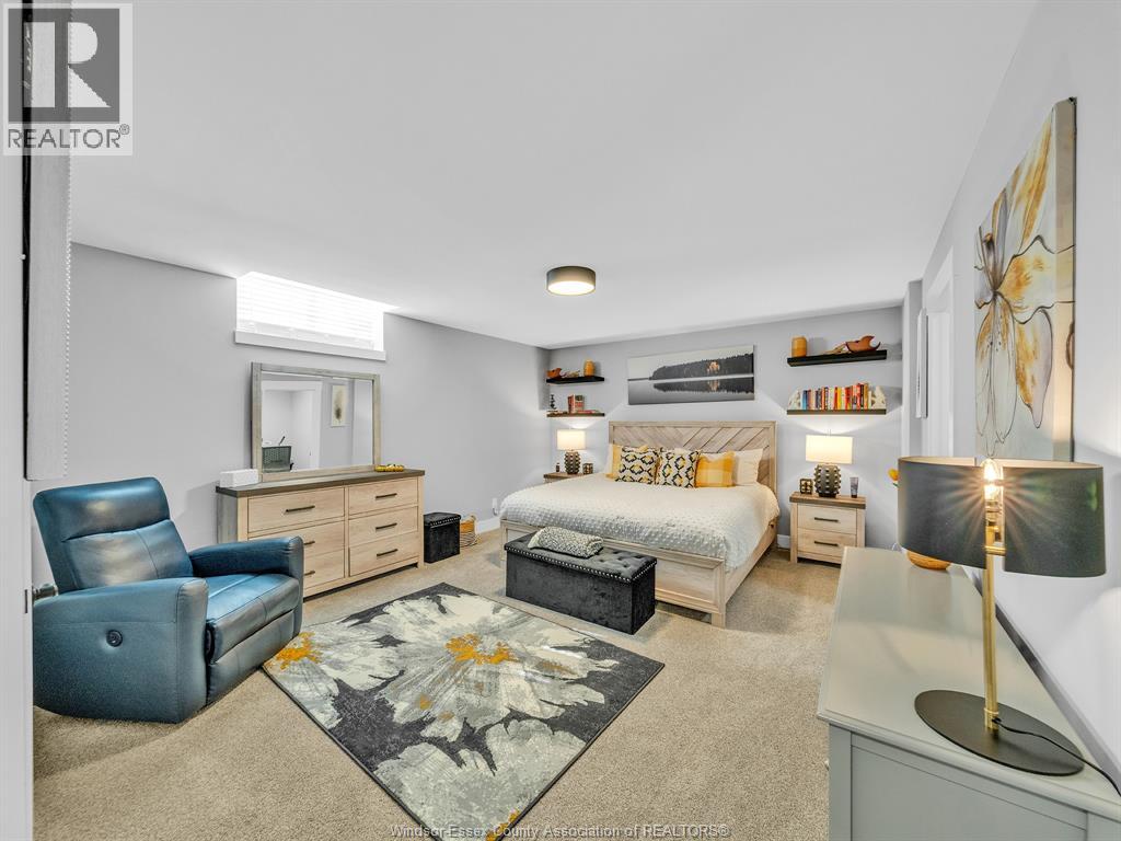 36 MANUEL COURT - 31