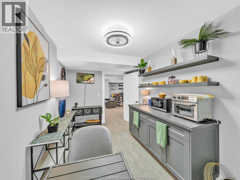 36 MANUEL COURT - 33