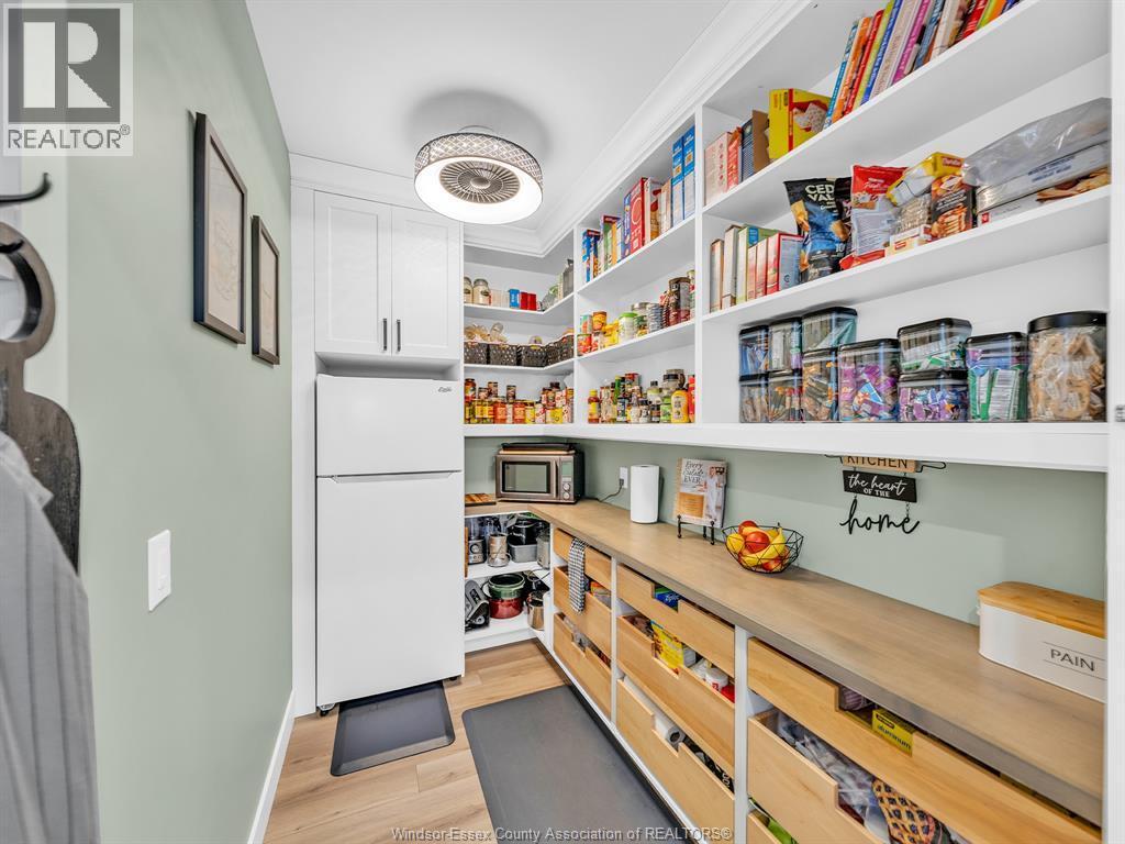 36 MANUEL COURT - 9