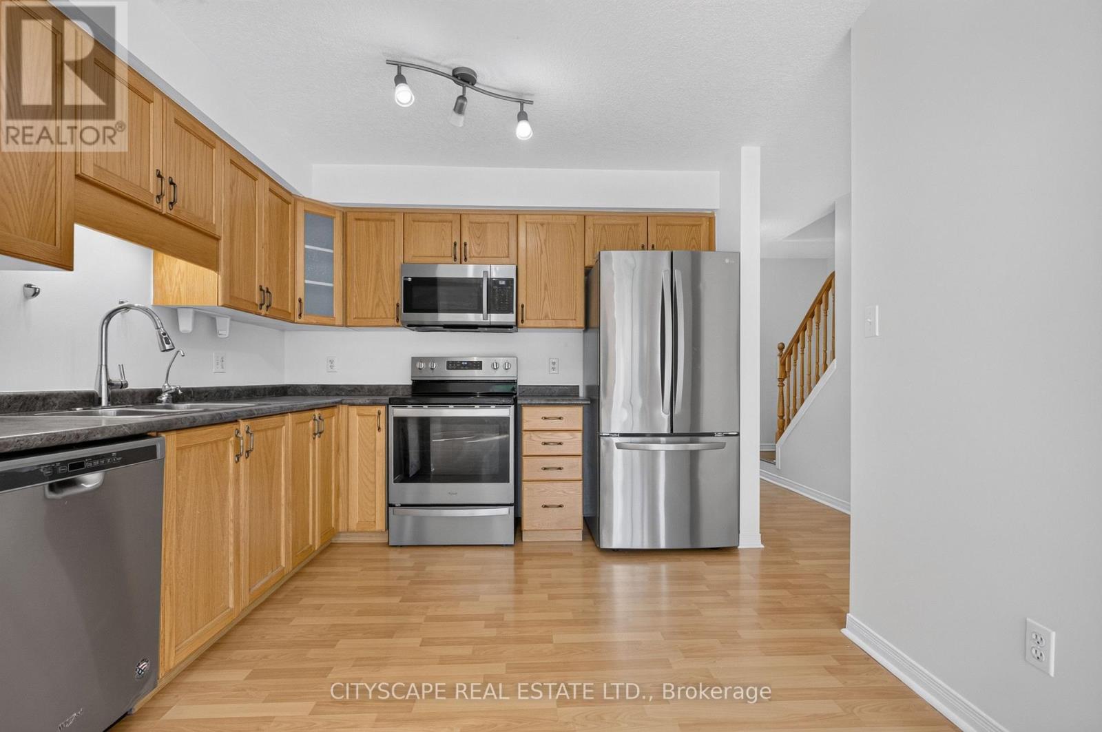 244 SOPHIA CRESCENT - Image 11
