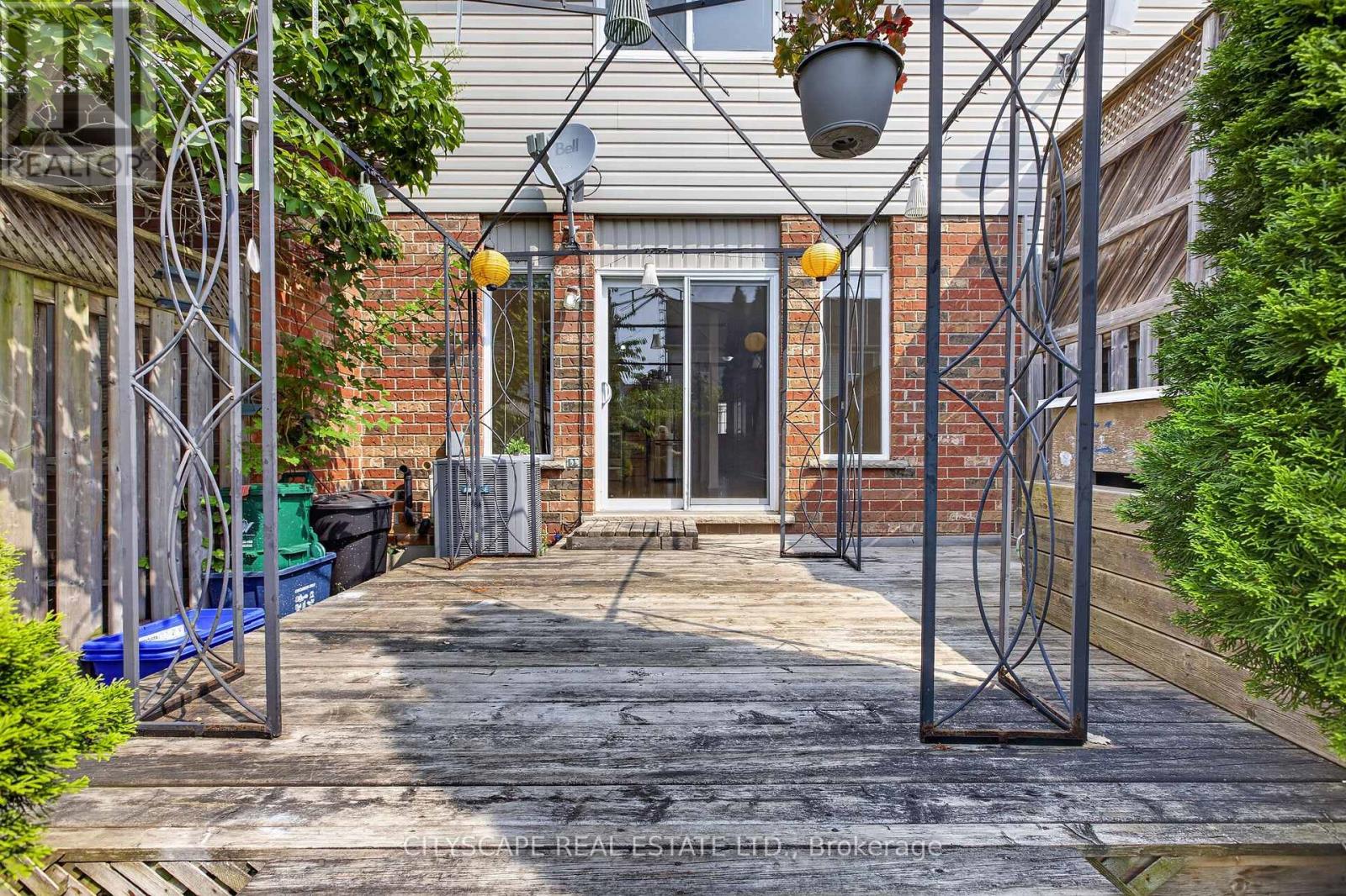 244 SOPHIA CRESCENT - Image 44