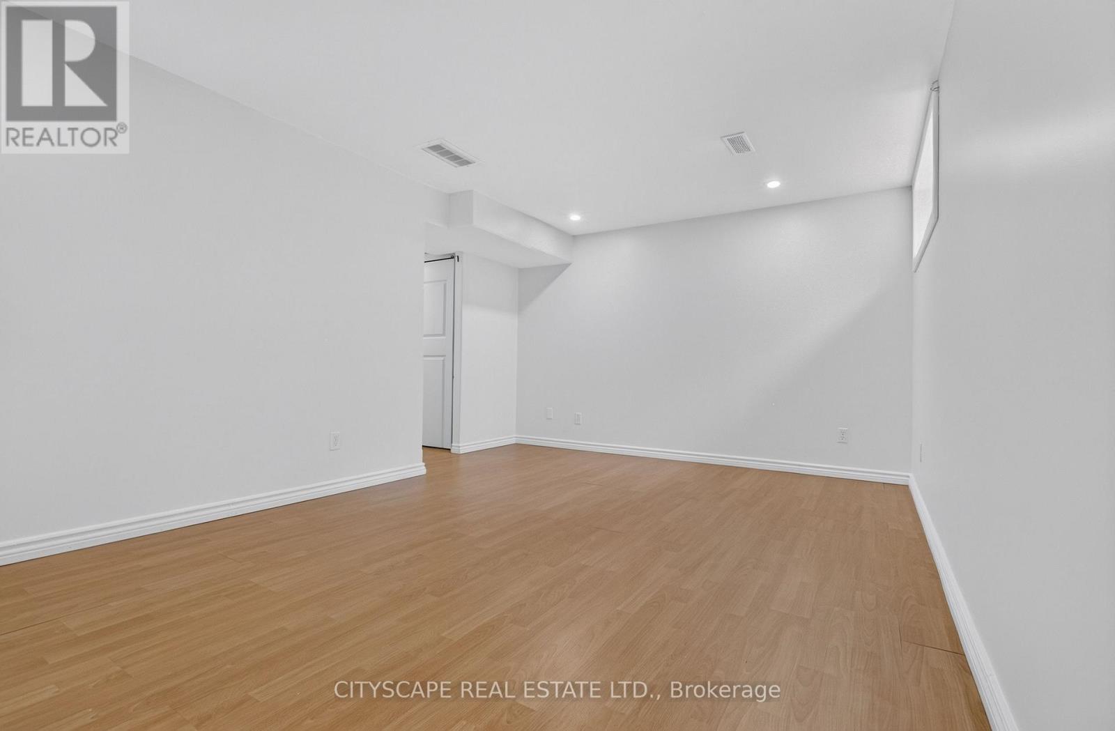 244 SOPHIA CRESCENT - Image 38