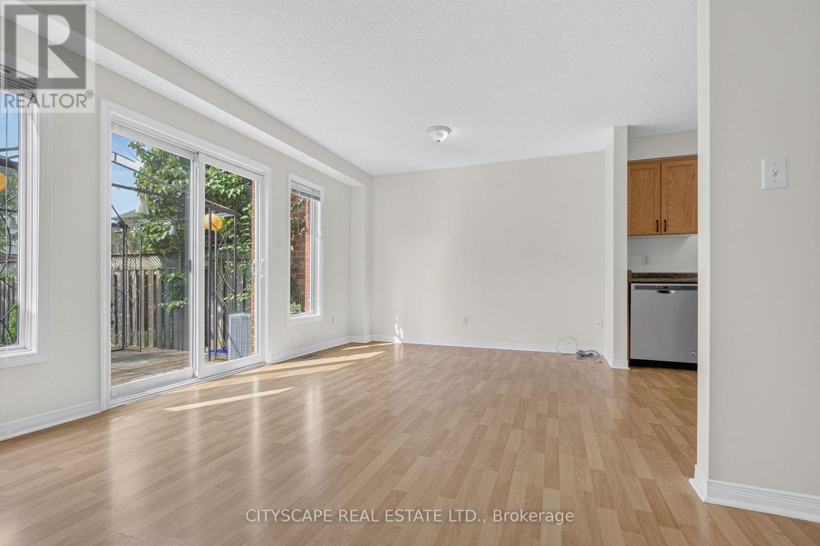 244 SOPHIA CRESCENT - Image 8