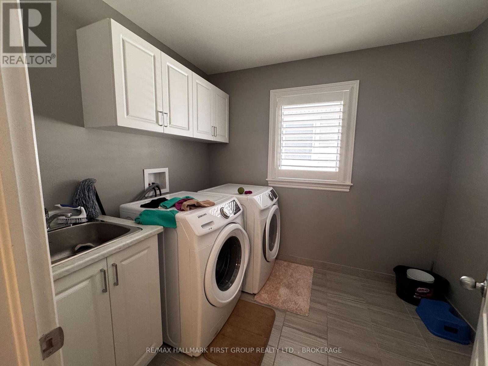1098 WOODHAVEN DRIVE - 19