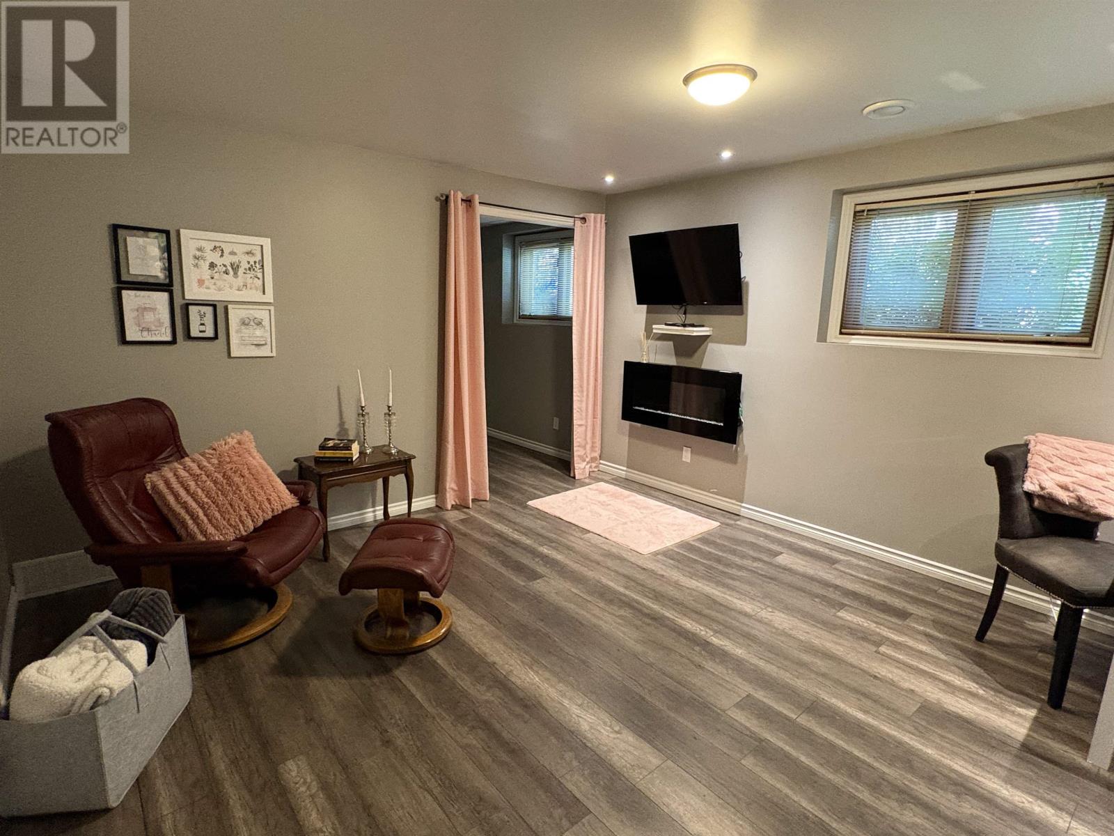 3130 Fairview AVE - 22