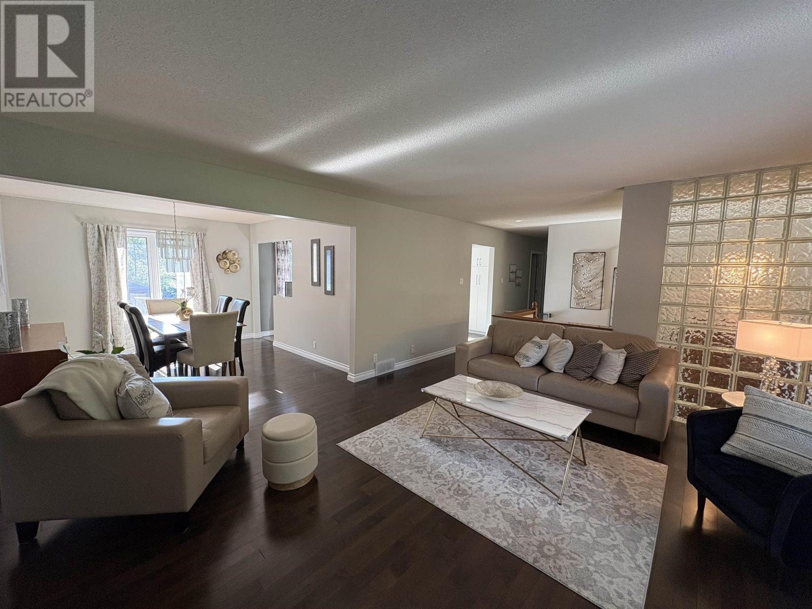 3130 Fairview AVE - 8