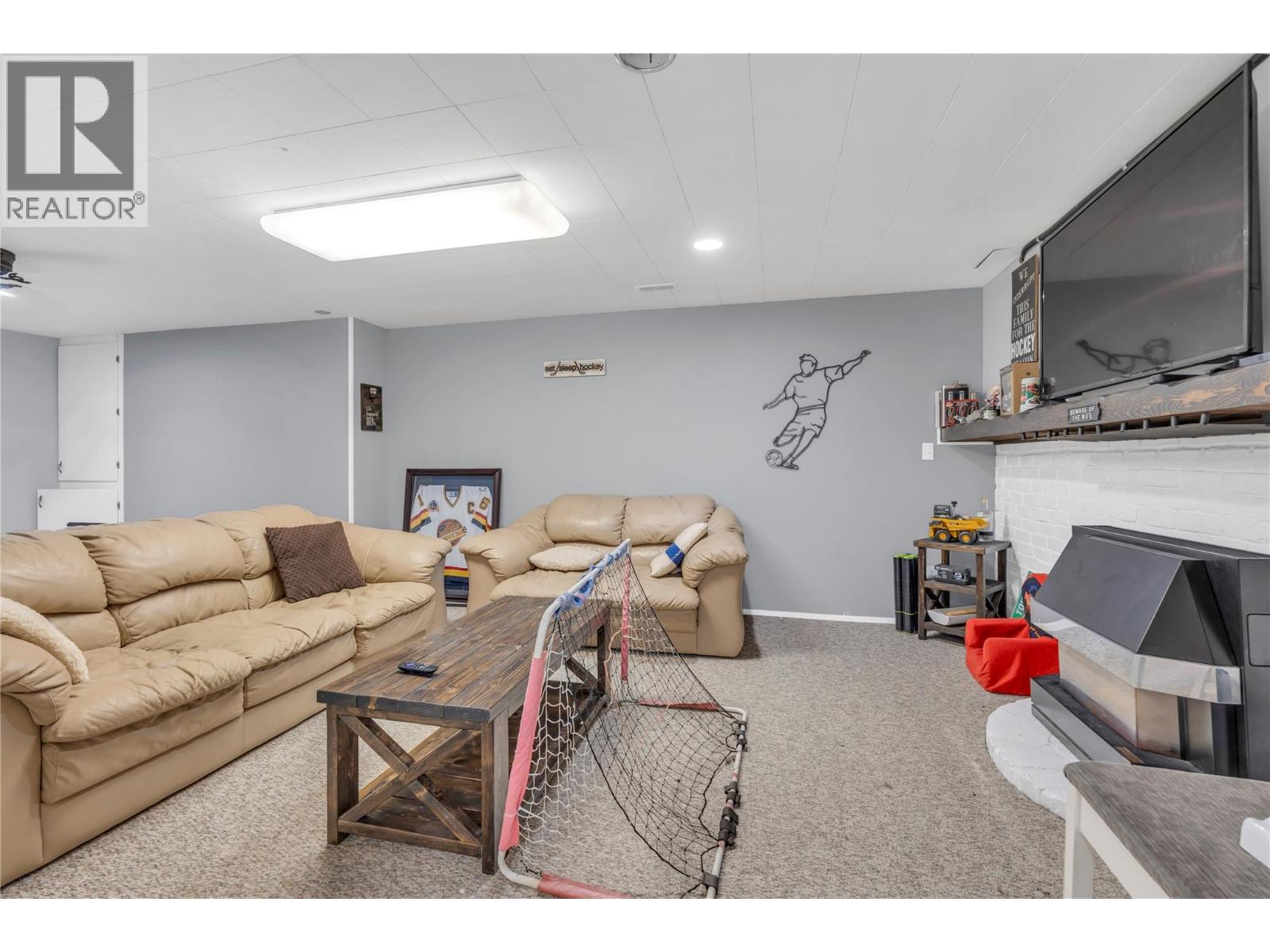 102 Ridgewood Drive - 32