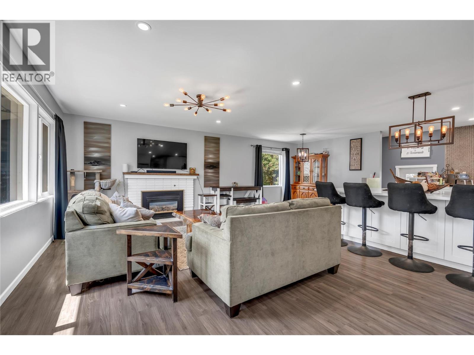 102 Ridgewood Drive - 11