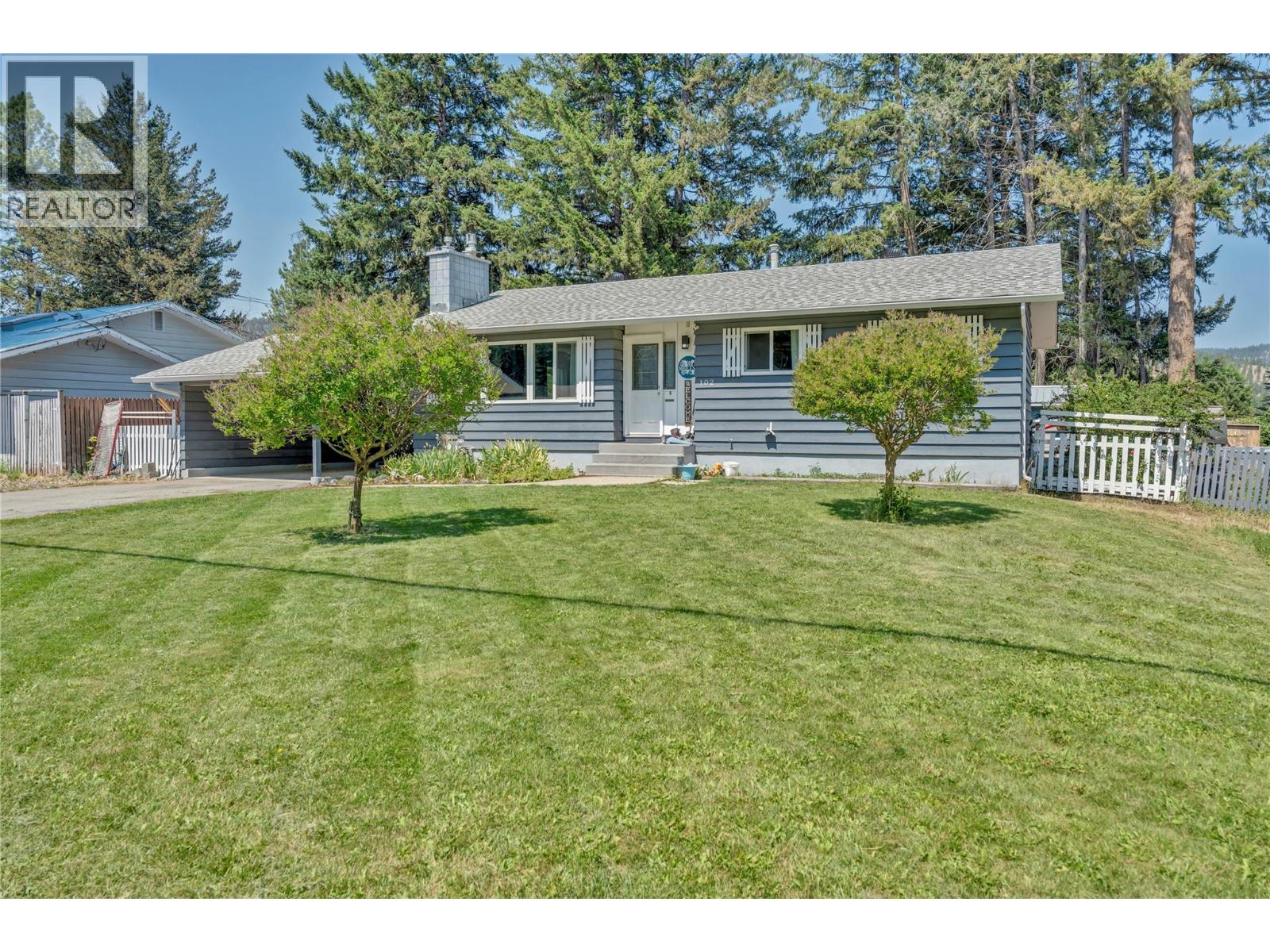 102 Ridgewood Drive - 2