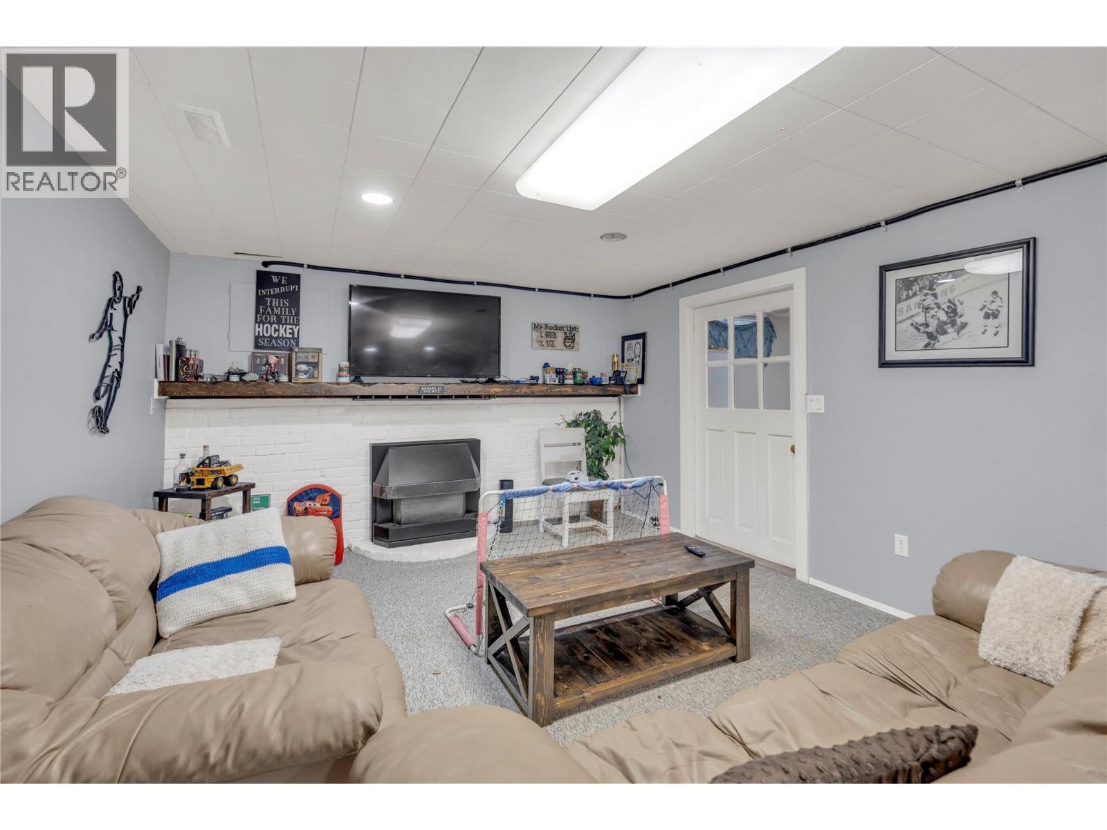 102 Ridgewood Drive - 33