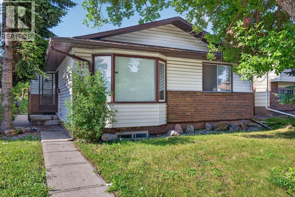 319 Rundlelawn Road NE - 1