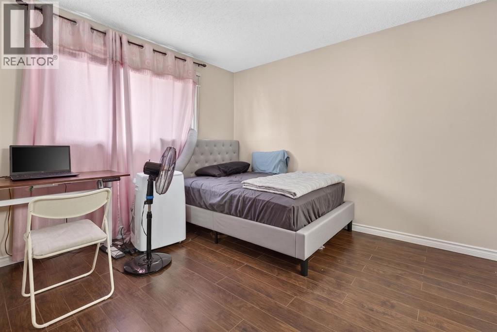 319 Rundlelawn Road NE - 10
