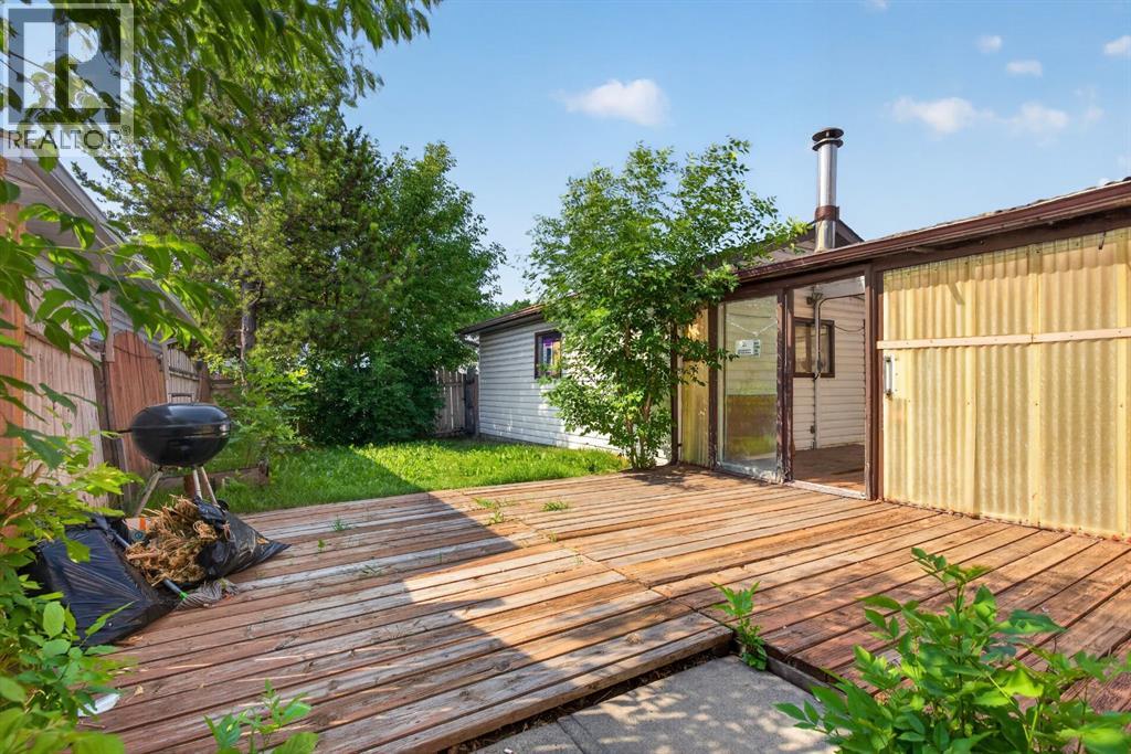 319 Rundlelawn Road NE - 3