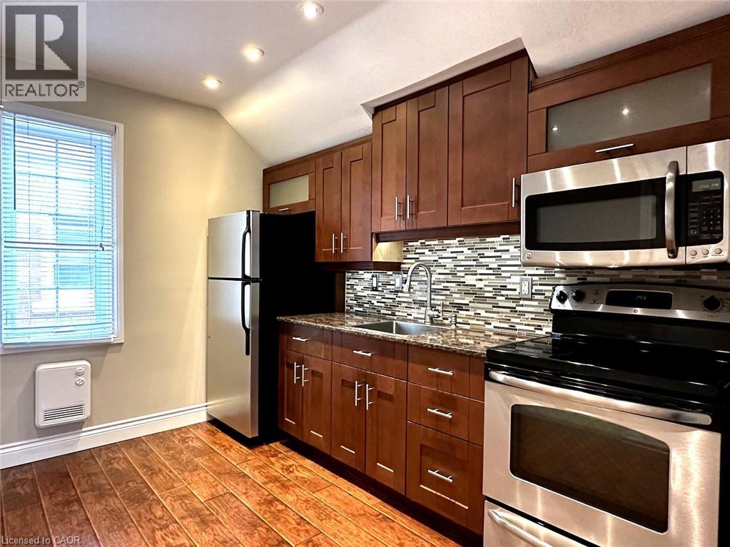 20 CAMERON Street N Unit# 3 — photo 2