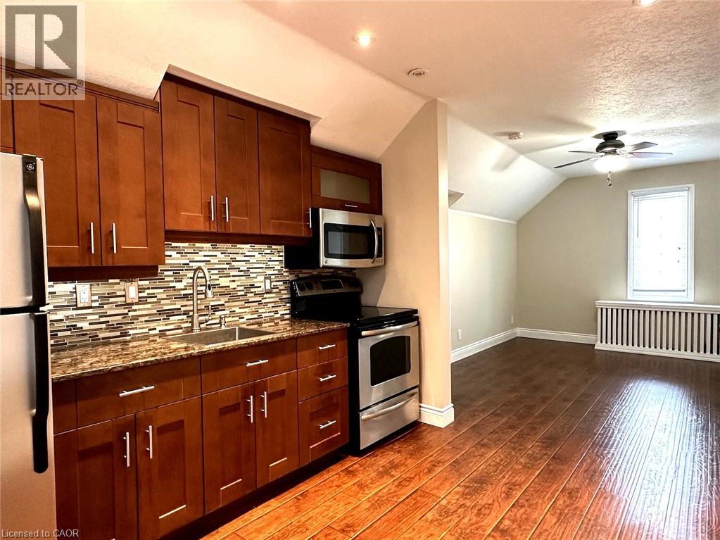 20 CAMERON Street N Unit# 3 — photo 3