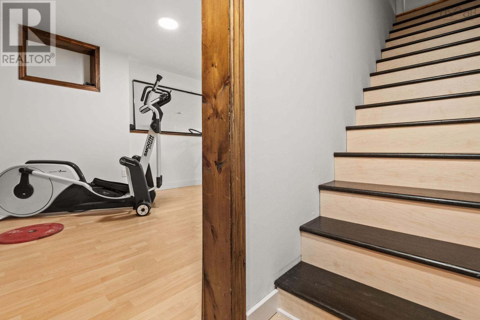24 Confederation Avenue - 24