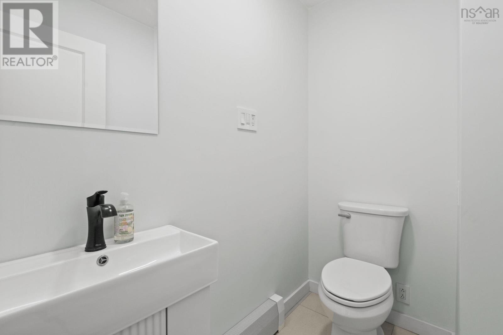 24 Confederation Avenue - 12