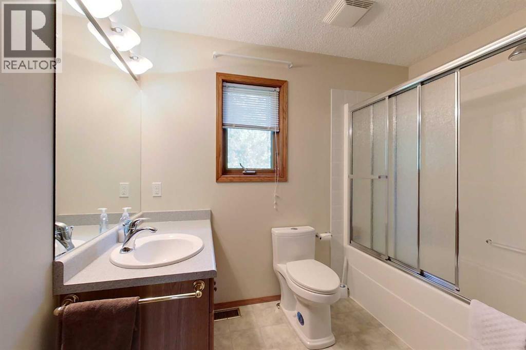 32 1 Avenue SW - 10