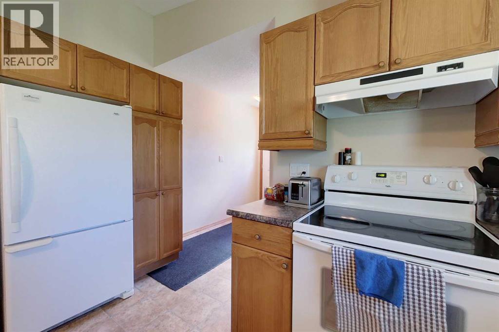 32 1 Avenue SW - 5