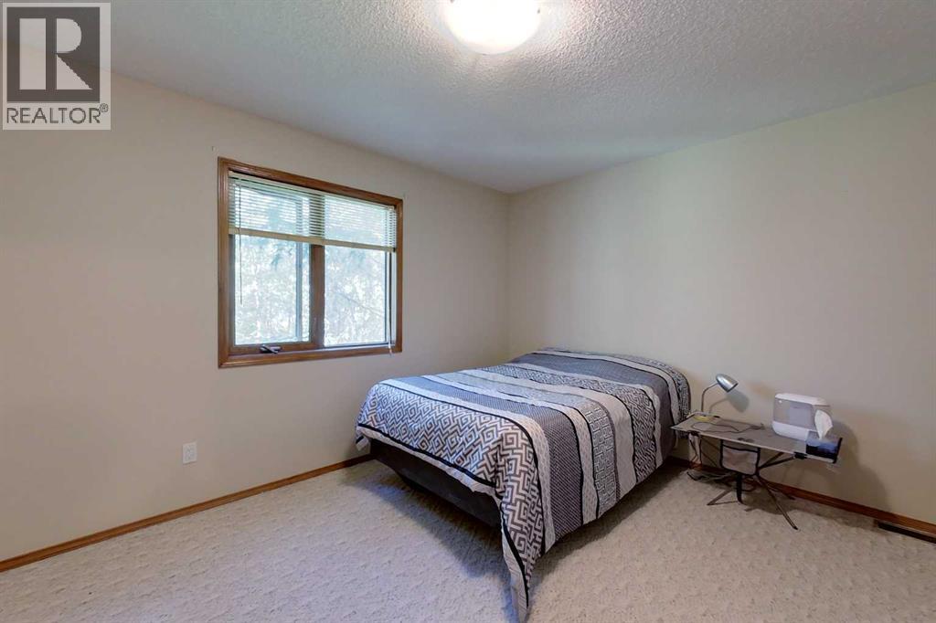32 1 Avenue SW - 9
