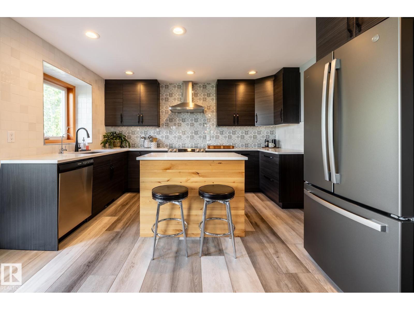 114 REICHERT DRIVE - 7