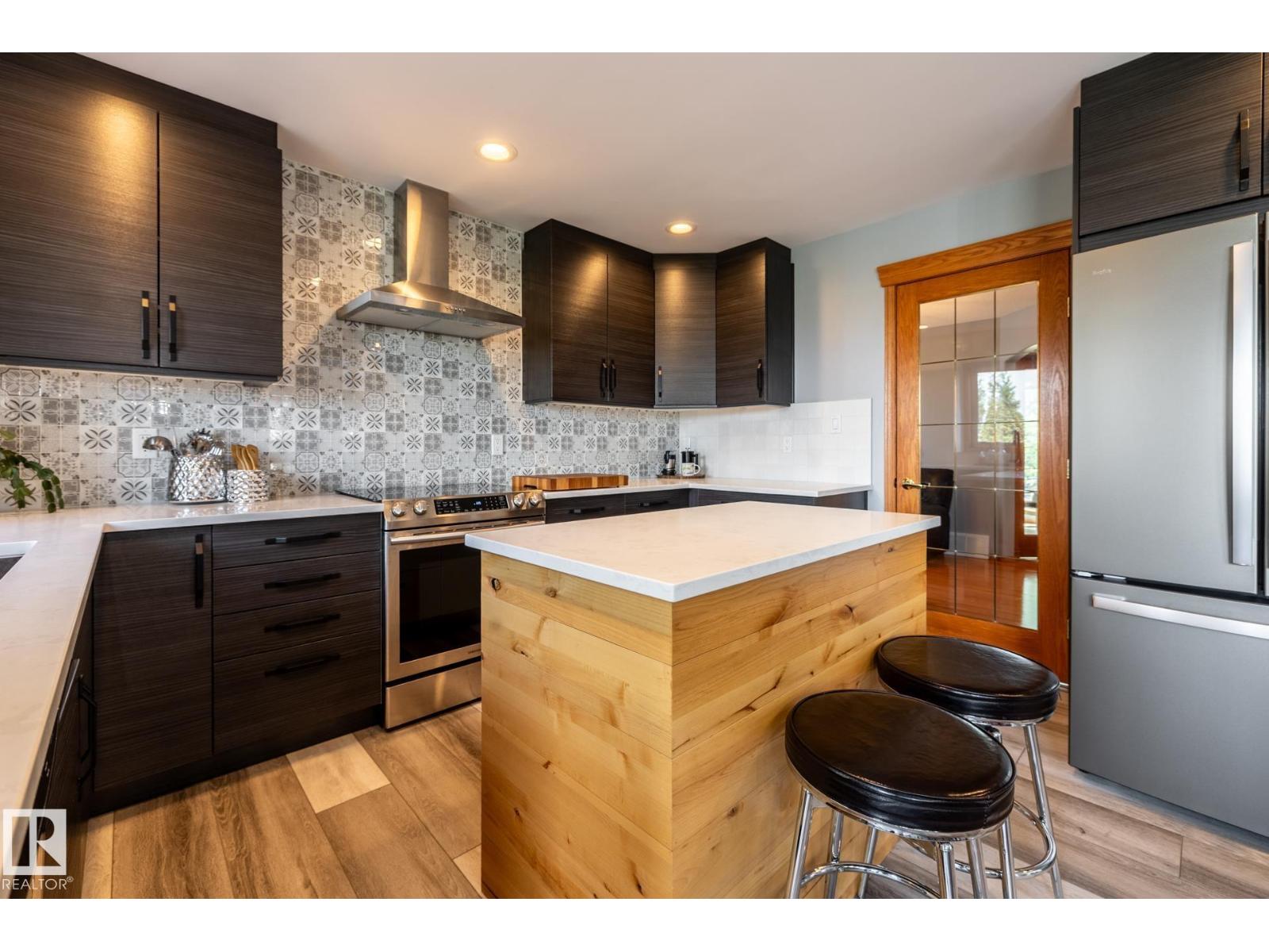 114 REICHERT DRIVE - 8